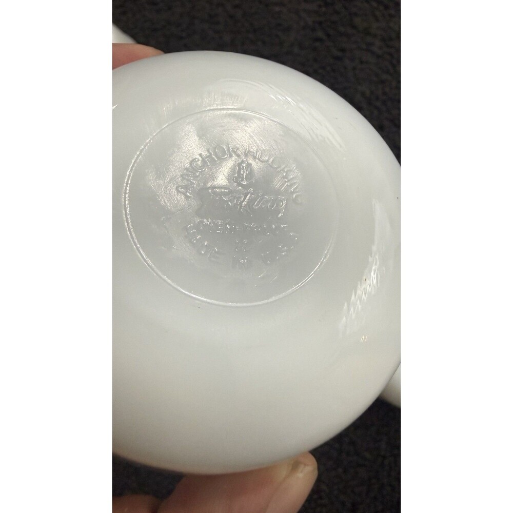 Set Of 4 Vintage Anchor Hocking Fire King White Milk Glass Bowls.